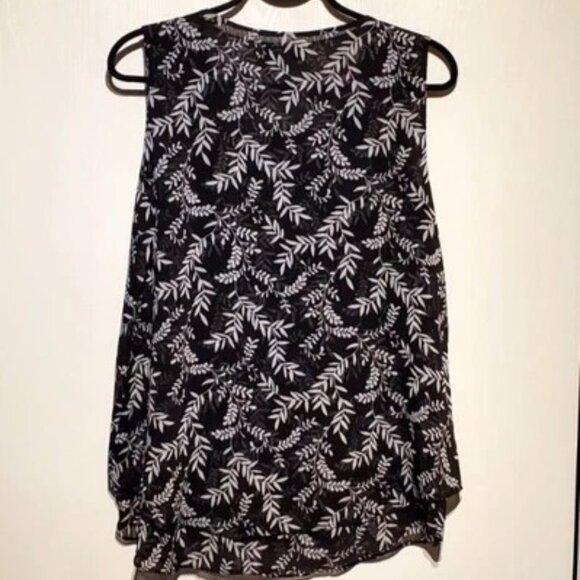 Women's Black and White *Christina B* Sleeveless Top - Med - VGC - Picture 2 of 4